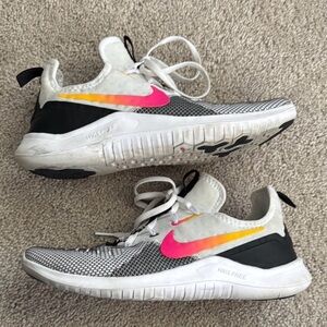 Nike Woman’s Free TR 8 'Laser